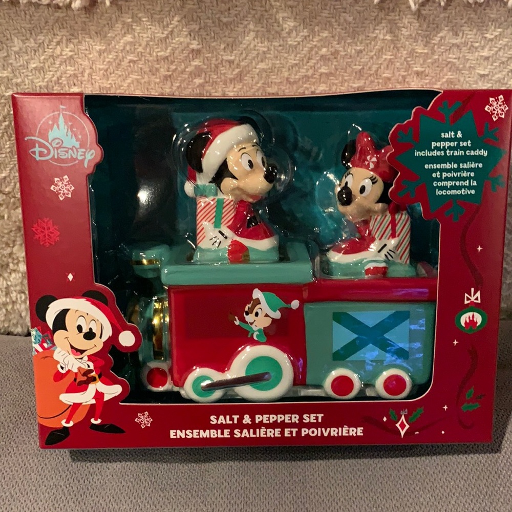 Disney Mickey and Minnie Christmas Salt and Pepper set Train Caddy